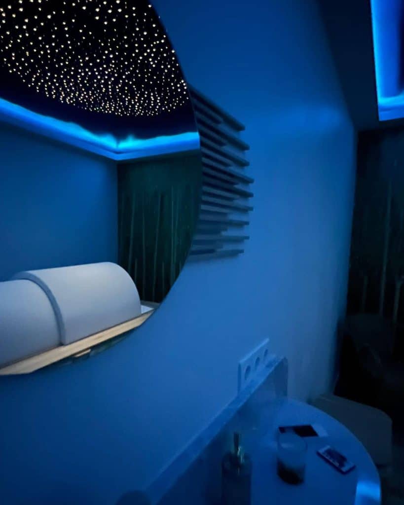 Cabine du Sauna Japonais sous un ciel étoilé, Centre Mes à Moi Pézenas